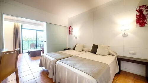 Single rooms sleeps 1-2 (3 if parent rooms) 